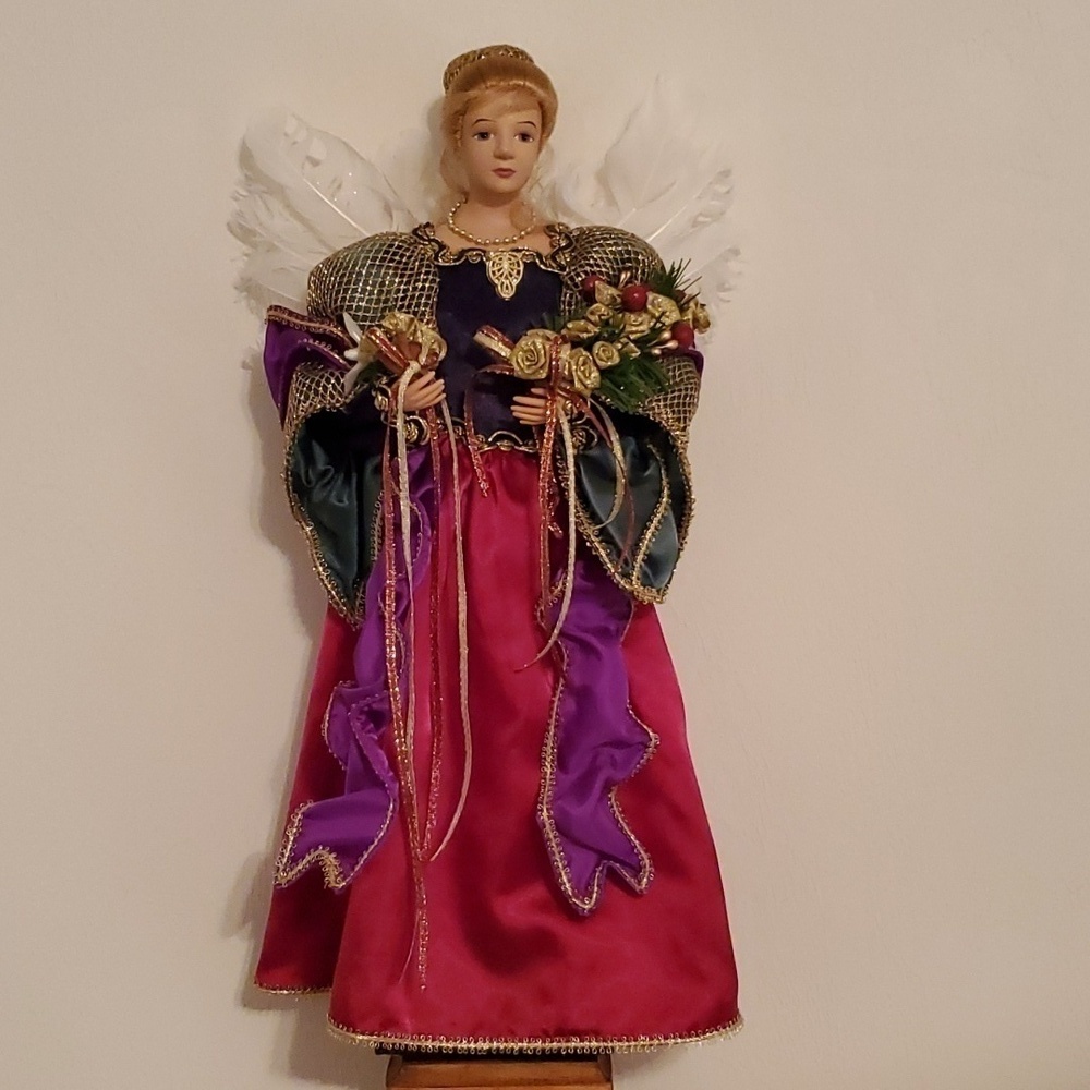 Beautiful LG Sculpted Angel's Classic Collectables Rachel 1997 Vintage Antique